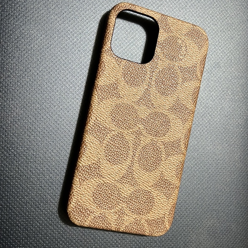 iPhone 12/12pro Coach case